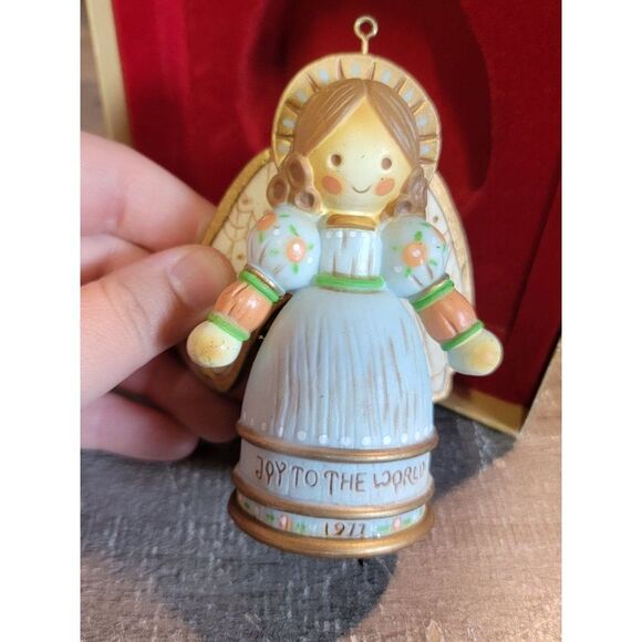 Hallmark 1977 Joy to the World ornament Xmas Decor angel - Picture 2 of 4